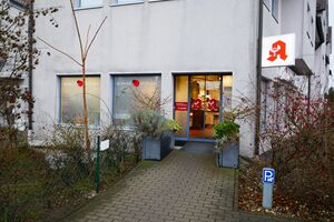 Ronhof-Apotheke Eingang Ronhofer Weg 16.JPG