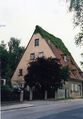 ehem. Scheune mit vielen Dachböden unter dem großen Dach für die Tabak Trocknung an der <!--LINK'" 0:132-->. Später zum Wohnhaus umgebaut und nach der Aufnahme vom Juli 1999 abgerissen.