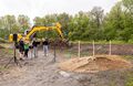 Spatenstich für das neue Heinrich-Schliemann-Gymnasium an der Henri-Dunant-Straße mit ein paar Schülern als Musikanten zur Feierstunde, April 2024