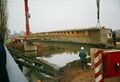 Bau der Fußgänger- bzw. Radbrücke bei der Stadelner Brücke, Januar 1994