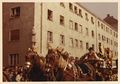 Erntedankfestzug in der Flößaustraße bei Einmündung <!--LINK'" 0:22-->, 1955. Festgespann der Brauerei Geismann