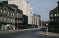 Blick vom Bahnhofplatz auf das neu errichtete Quelle-Kaufhaus. Links Gustav-Schickedanz-Str. 8 vor Aufstockung, rechts Verkaufspavillon vor der Sahlmannvilla