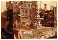 Erntedankfestzug in der Flößaustraße bei Einmündung <!--LINK'" 0:16-->, 1955. Wagen mit Miniaturkirchweih und Stadtkulisse