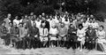 Lehrer_innen des Helene-Lange-Gymnasium in der Tannenstraße, ca. 1955. Mit im Bild: Paula-Luise Baer (letzte Reihe Mitte)