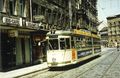 "Fürther Linie" Nr. 7 in der Schwabacher Straße mit Eisacfe Dolomiti und Drogerie Tischendorf. Im Hintergrund Rathaus und Café Fürst. 1981