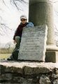 Gedenkstein der Martinskapelle und Kapellenruh im April 2003