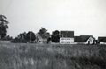 Gasthaus Goldener Engel und rechts Rothenhaus im Jahr 1937, noch vor dem Turnhallen- und Schulhausbau.