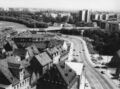 Blick über den <!--LINK'" 0:2--> die neue <a class="mw-selflink selflink">Henri-Dunant-Straße</a> zur <!--LINK'" 0:3-->, 1976