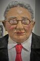 Henry Kissinger aus Pappmaché, eine Miniaturausgabe ging an ihn persönlich. Werk von <!--LINK'" 0:33-->.