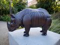 „Dürer Rhinocerus“ von <!--LINK'" 0:31--> und <!--LINK'" 0:32-->. Geschenk an die Stadt Fürth, aufgestellt im Botanischen Schulgarten (September 2023).