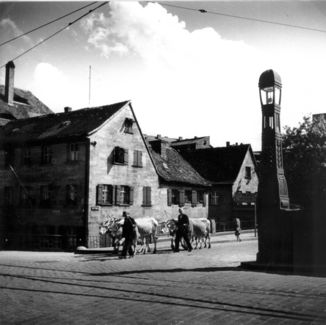 Königstraße 2 an der alten Maxbrücke.jpg