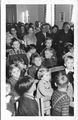 Ehepaar Schickedanz und andere Eltern zu Besuch im Quelle-Kindergarten an der <!--LINK'" 0:59-->, 1952