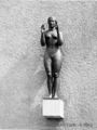 Bronzefigur „Hoffnung“ am Mittelbau der Hauptfront des Krankenhauses, ca. 1931