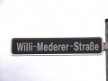Straßenschild Willi-Mederer-Straße am alten Standort im <!--LINK'" 0:371-->