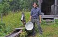 Leonhard F. Seidl im August 2020 auf einer Alm während des Nationalpark Austria Medienstipendium 2020