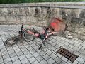 Metallschrottbergung aus der Rednitz - früher waren überwiegend Fahrräder und Einkaufkörbe im Fluß - heute findet man dort E-Scooter, Jun. 2020