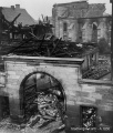 Foto vom Schulhof nach der Reichspogromnacht von der Mohrenstraße aus gesehen