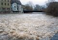 Hochwasser der <!--LINK'" 0:224--> mit Blick auf die beiden abgerissenen Gebäude <!--LINK'" 0:225--> und Gaststätte <!--LINK'" 0:226--> vor der 1997 ebenfalls demontierten <!--LINK'" 0:227--> im Februar 1981