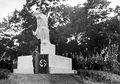 Grundsteinlegung zum Kopernikus-Denkmal im ehem. Thorn (heute Toruń) im Mai 1943, am Rednerpult Dr. Adolf Schwammberger, im Hintergrund OB Franz Jakob und Gauleiter Albert Forster