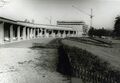 Das Sommerbad im Scherbsgraben, im Hintergrund der Bau der Schwimmhalle, Nov. 1966