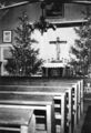 Altar und Innenraum der 1957 abgebrochenen Christuskapelle, Weihnachten 1956