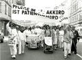 Elke Efstratiou beim 1. Mai Demonstrationszug, 1989