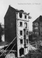 Aufnahme aus der Amalienstraße nach dem Luftangriff 8. auf 9. März 1943. Abschnitt zwischen <!--LINK'" 0:42--> und <!--LINK'" 0:43-->. Schwer beschädigte Nr. 45 u. 47. Heute Amalienstr. 45/47