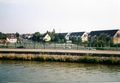 2001: Blick in die <!--LINK'" 0:37--> (rechts die schon modernisierten ehemaligen US Wohnblocks) von der <!--LINK'" 0:38--> am <a class="mw-selflink selflink">Main-Donau-Kanal</a> aus