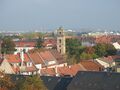 Auferstehungskirche von Westen, im Hintergrund Nürnberg