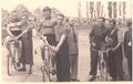 Heinz Jakobi mit hera-Trikot und Georg Hegendörfer bei einem Steher-Rennen am Reichelsdorfer Keller um 1955