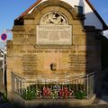 Kriegerdenkmal in Atzenhof an der Ecke Atzenhofer/Stadelner Straße, Oktober 2018