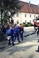 125jähriges Gründungsfest der FFW Stadeln. Vorführung der Jugend Feuerwehr im Schulhof der ehem. [[Gemeinschaftsschule Stadeln]], September 1998