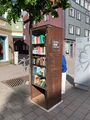 Öffentliches Buchtauschregal in der Gustavstraße, Mai 2021