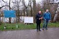 Enthüllung der neuen Gedenktafel zur Erinnerung an die im KZ Dachau ermordeten Juden und Kommunisten Dr. Rudolf Benario und Ernst Goldmann, nachdem Neonazis die Gedenktafel an der Unferpromenade gestohlen und die Birken angesägt hatten, Dezember 2017