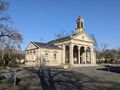 Die Aussegnungshalle auf dem Fürther Hauptfriedhof, Februar 2023