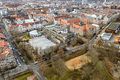 Blick über die Helene-Lange-Gymnasium - im Vordergrund die Reste des Bunker Birkenstraße - heute Spielplatz Stadtpark Bunkerterrasse, Jan. 2020