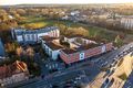 Blick auf das Max aparthotel im Vordergrund, im Hintergrund die Seniorenresidenz Kursana, März 2019