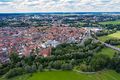 Blick vom Wiesengrund über die Pegnitz, links im Bild die ehem. Wolfsgrubermühle - im Hintergrund die Fürther Altstadt, Juli 2020