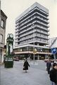 Blick von der <!--LINK'" 0:12--> vor dem Kaufhaus <!--LINK'" 0:13--> und <!--LINK'" 0:14--> zum Hochhaus der <!--LINK'" 0:15--> im Dezember 1988