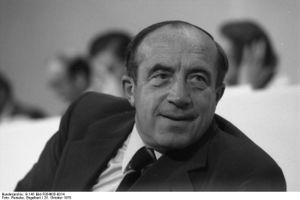 Bundesarchiv B 145 Bild-F054635-0014, Ludwigshafen, CDU-Bundesparteitag, Dollinger.jpg