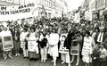 Elke Efstratiou beim 1. Mai Demonstrationszügen, 1989