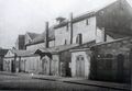 Altes Stadttheater um 1890. Im Hintergrund der markante Seitengiebel von Theaterstr. 8