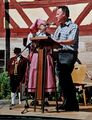 Oberbürgermeister Dr. Thomas Jung beim 40-jährigen Gründungsfest des Heimat- und Trachtenvereins in Stadeln, 2005