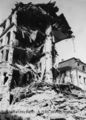 Aufnahme aus der Amalienstraße nach dem Luftangriff 8. auf 9. März 1943. Abschnitt zwischen <!--LINK'" 0:25--> und <!--LINK'" 0:26-->. Schwer beschädigte Nr. 45 mit Rückgebäude. Heute Amalienstr. 45/47