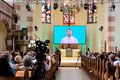 Gottesdienst in der Kirche St. Paul mittel einer KI auf der Leinwand während des Evang. Kirchentags, Juni 2023