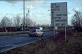 Hinweisschild an der Südwesttangente Richtung Nürnberg vor der Ausfahrt Schwabacher Straße (1994).