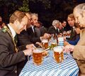 OB Scherzer beim Königsabschied des Schützenmeisters, mit im Bild Rüdiger Heinemann, Juni 1980