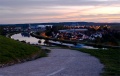Aussicht vom <!--LINK'" 0:28--> auf Atzenhof mit <a class="mw-selflink selflink">Main-Donau-Kanal</a> im Vordergrund.