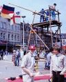 Pfadfinder St. Georg - 1979 Standaufbau mit Zeltlager und Lagerturm <a class="mw-selflink selflink">Fürther Freiheit</a> zum "Tag des Kindes"