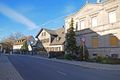 Blick vom Kapellenplatz auf die Bernbacher Straße 2 bis 10 in Burgfarrnbach, November 2020